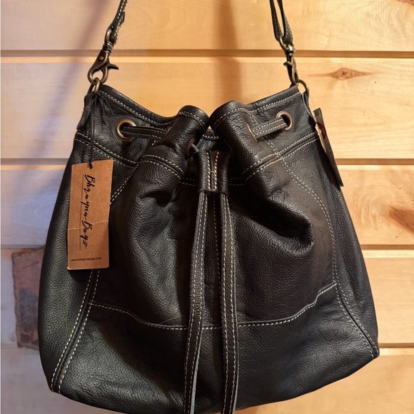 Handbags - Bhrayna Black Leather Drawstring Shoulder Bag- new